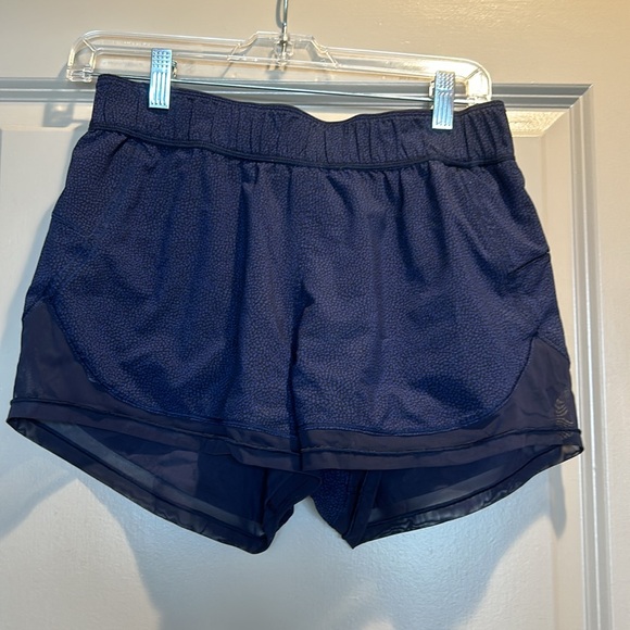 Lululemon Shorts (Reversible) - Picture 3 of 7